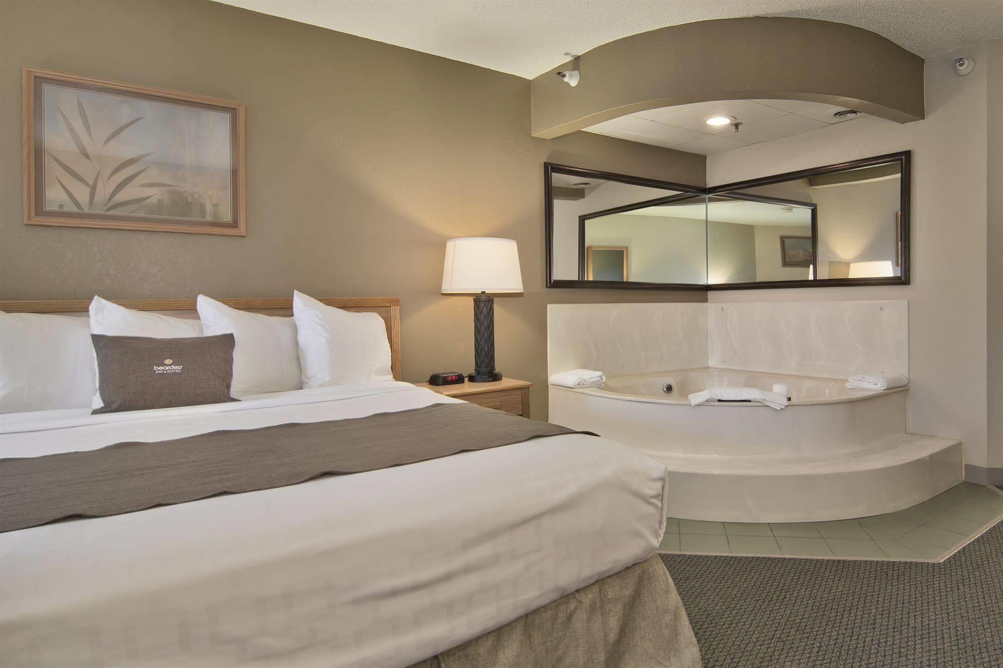 Boarders Inn & Suites By Cobblestone Hotels - Faribault Bagian luar foto